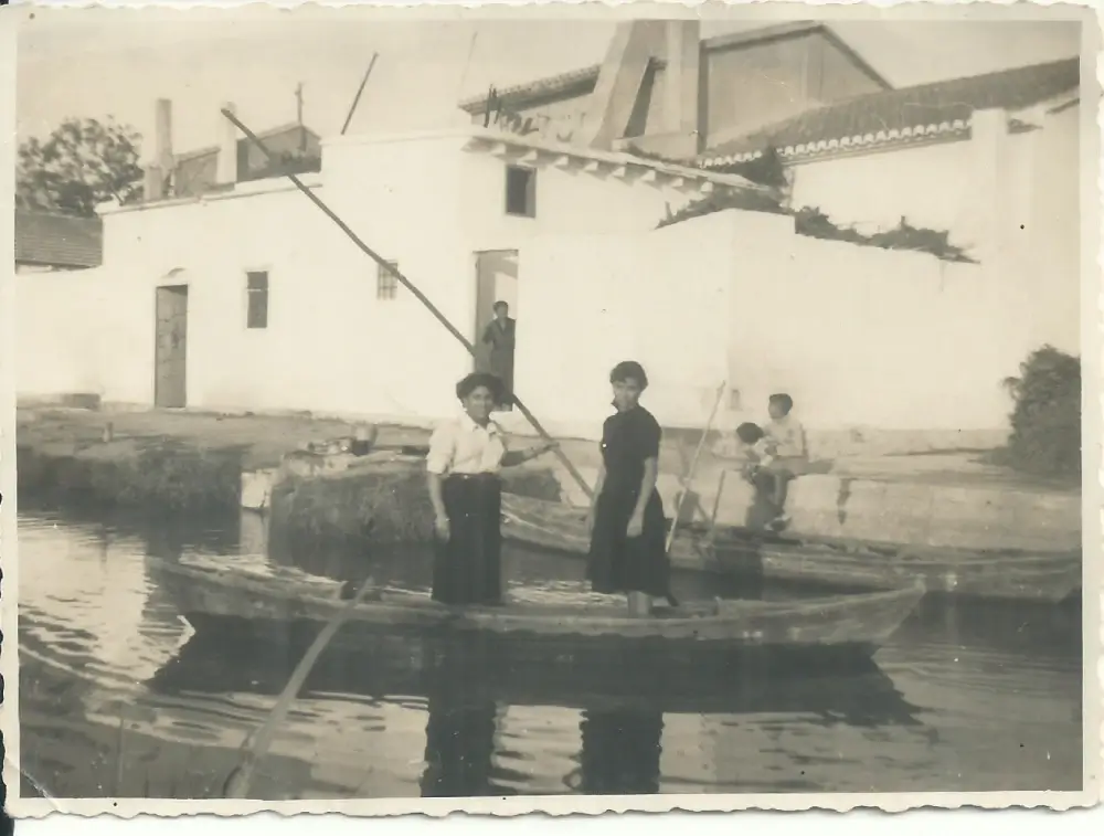 Imagen de los aós 50 de lo cotidiano en El Palmar.